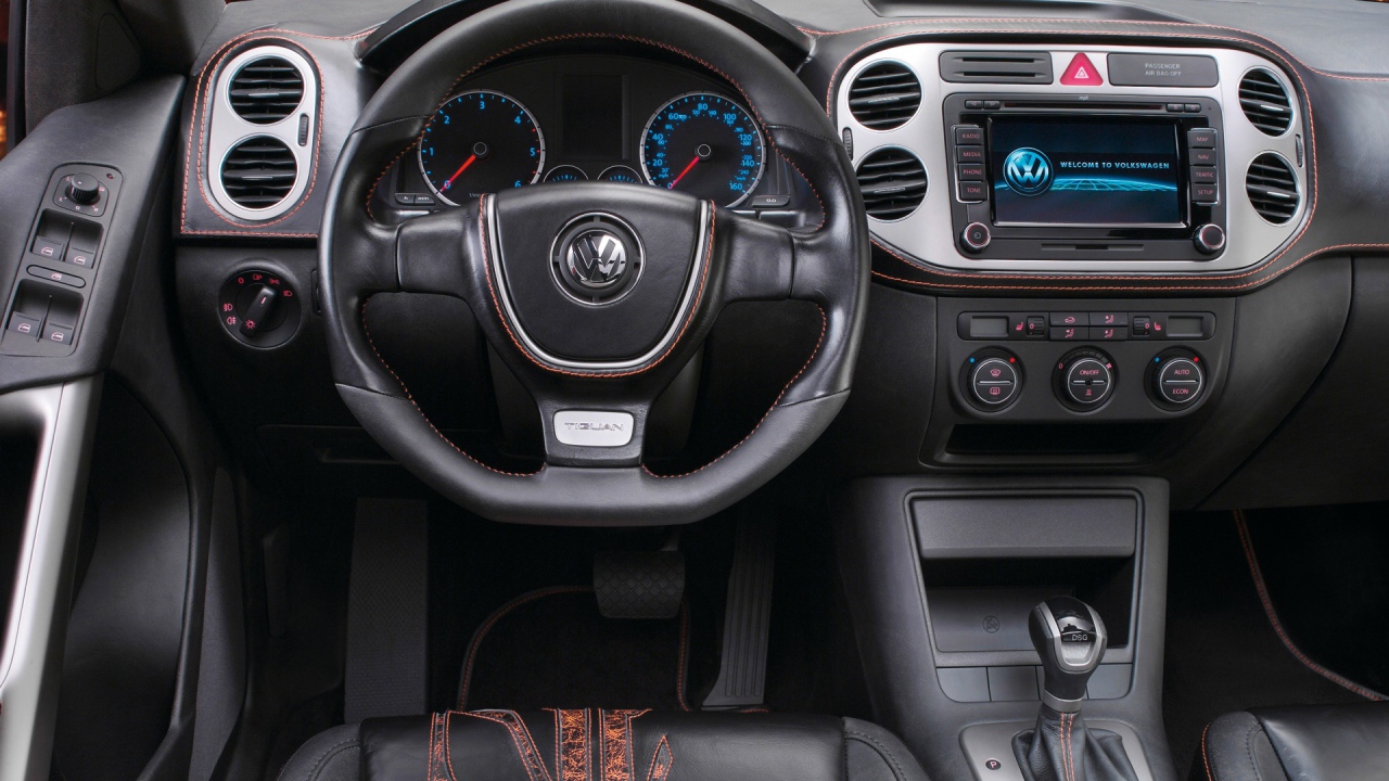 Кожаный салон автомобиля