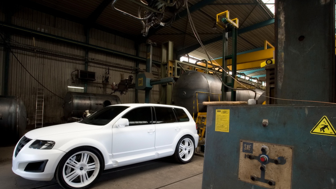 Белоснежный Волксваген Тоурег