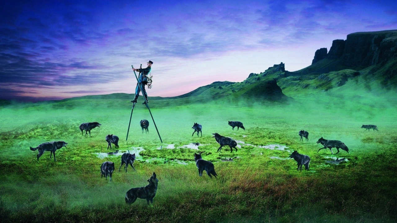 Охотник на ходулях и волки