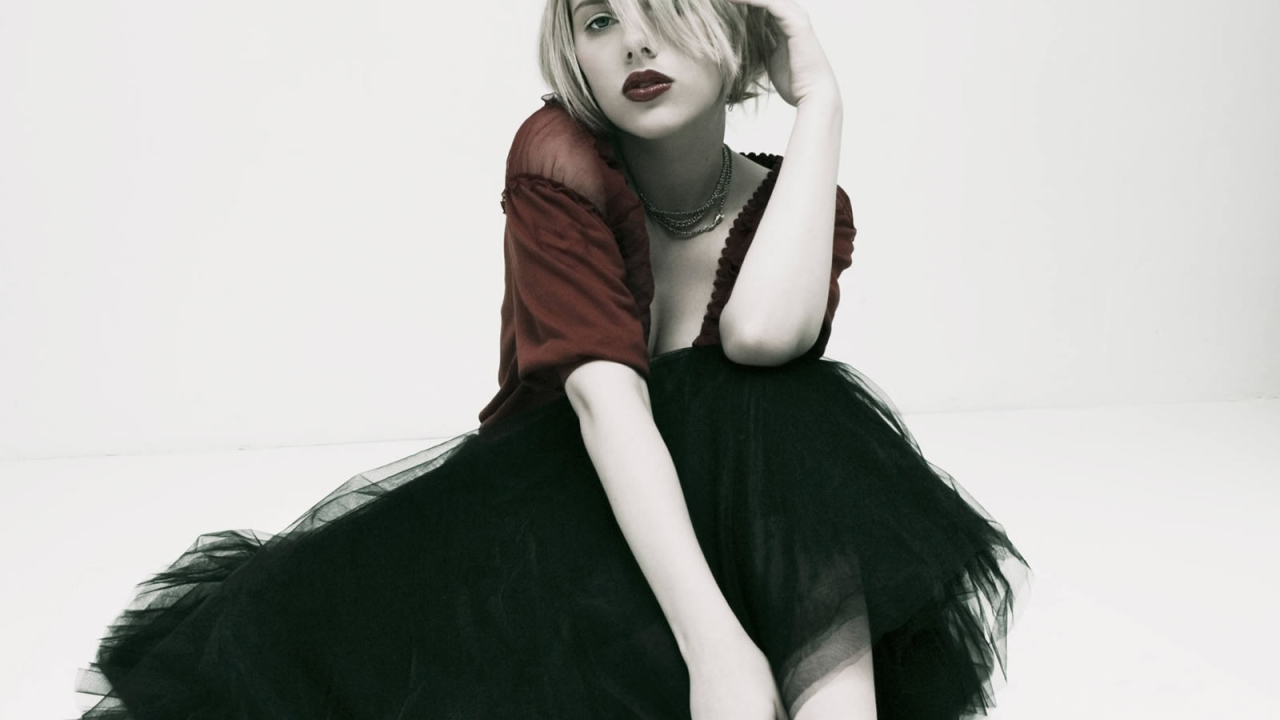 Скарлет Йохансон в платье