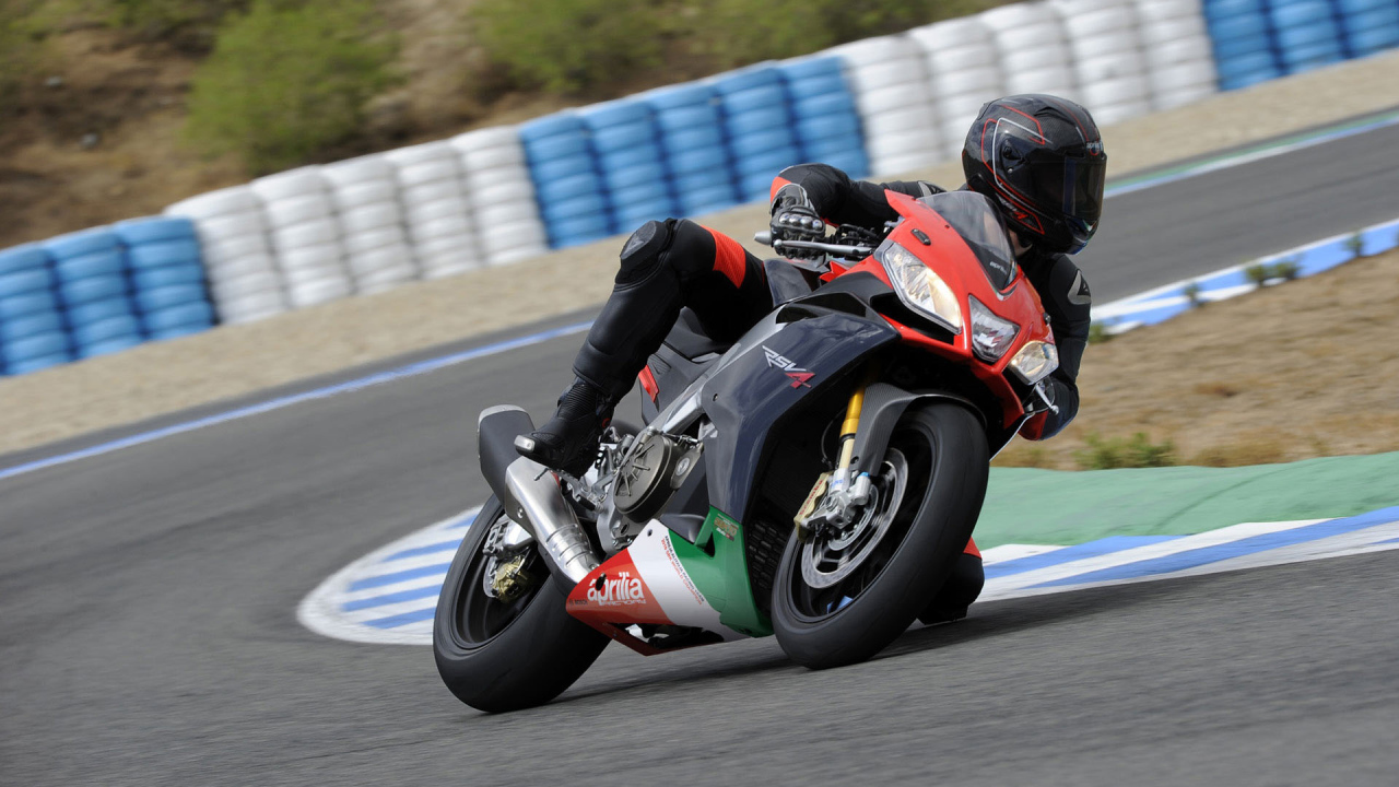 Aprilia RSV4 R