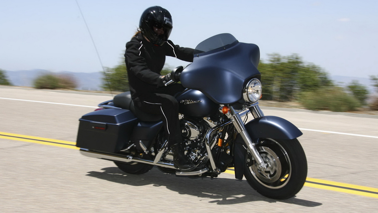 Харлей Девидсон FLHX