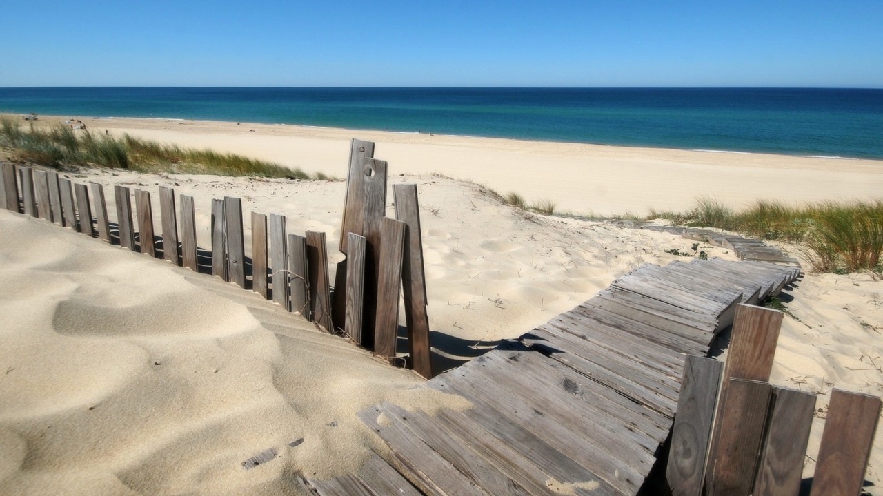 Песчаный берег