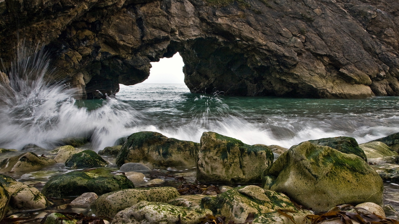 Прибрежные скалы