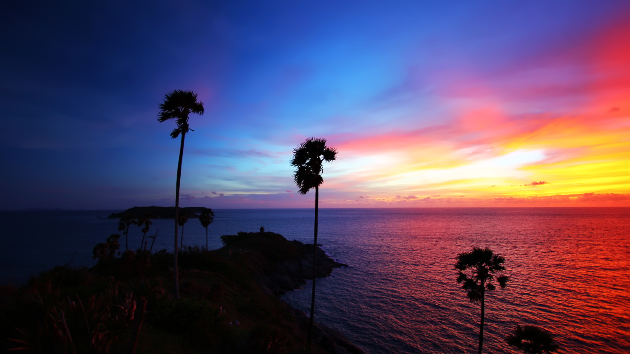 Закат на морском берегу