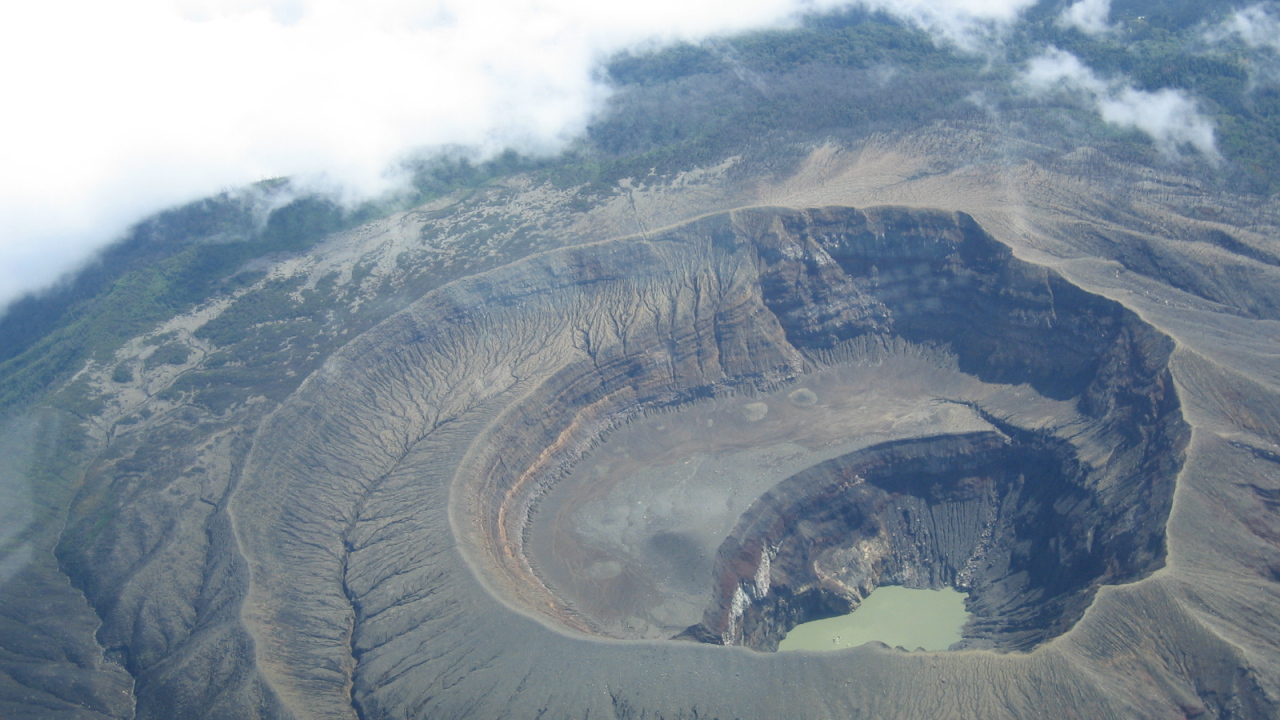 Вулкан Santa Ana