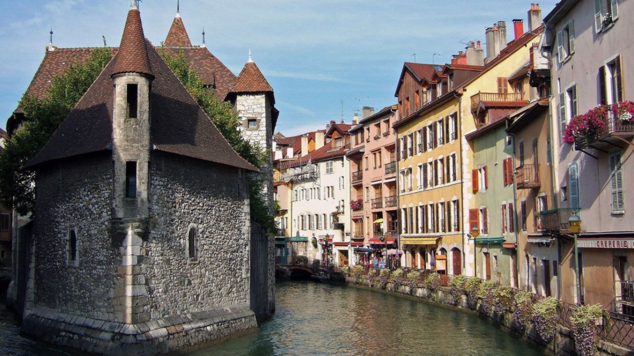 Река в городе Франция