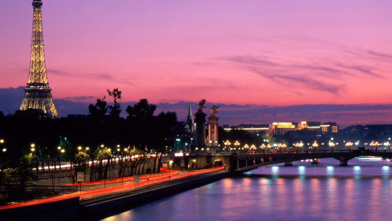 Рассвет в Париже