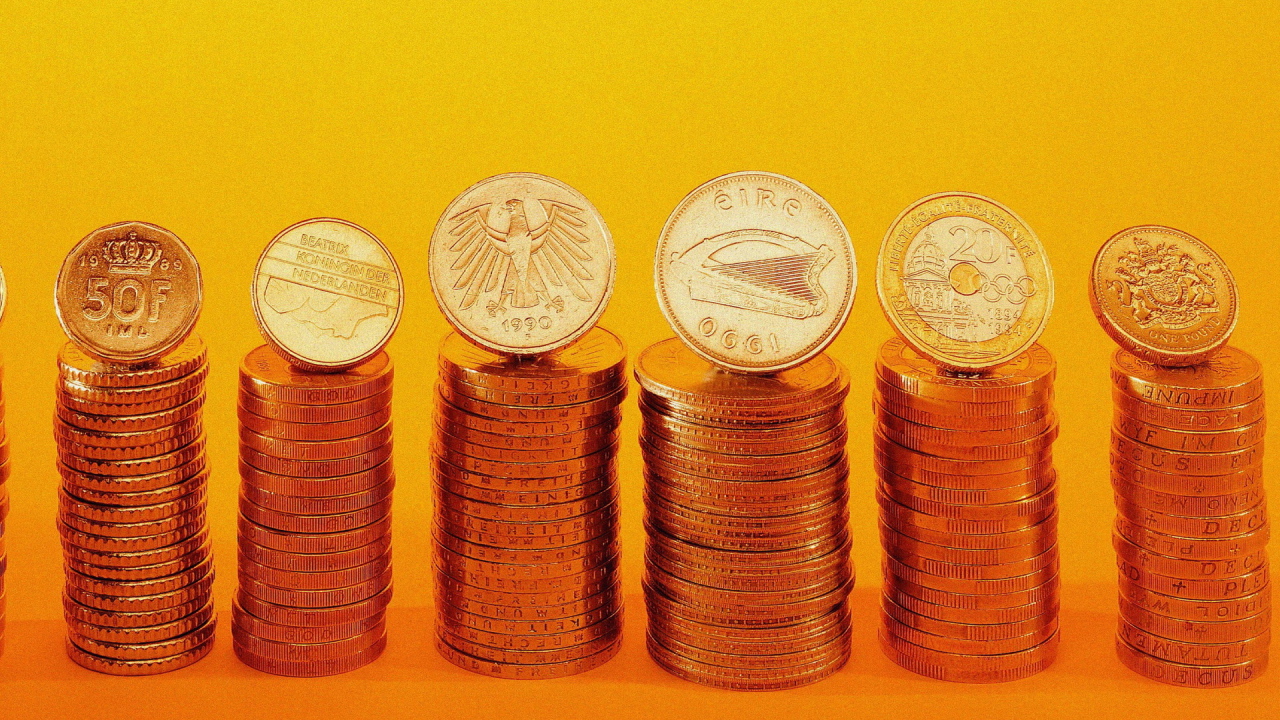 Стопки монет