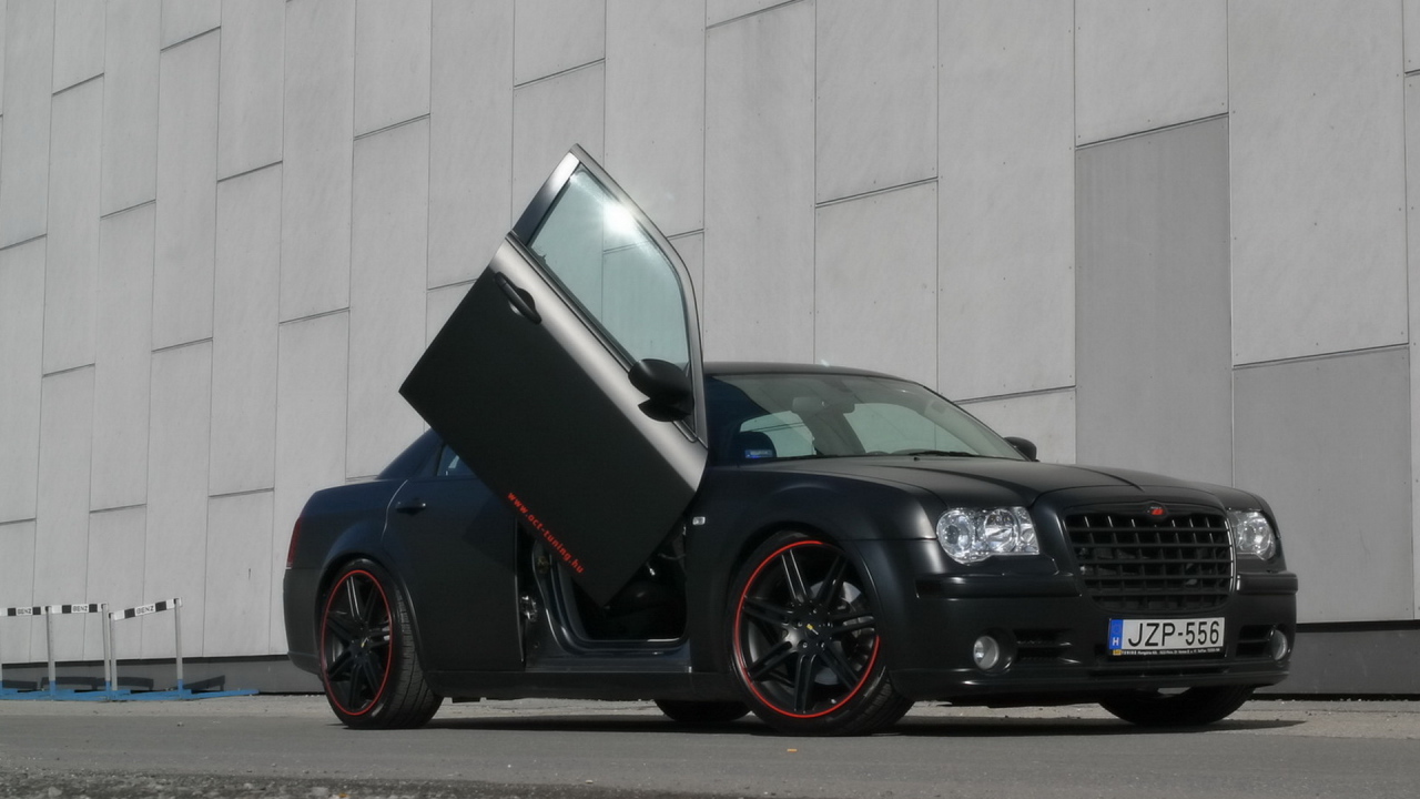 Chrysler-300C-Hemi-SRT-8