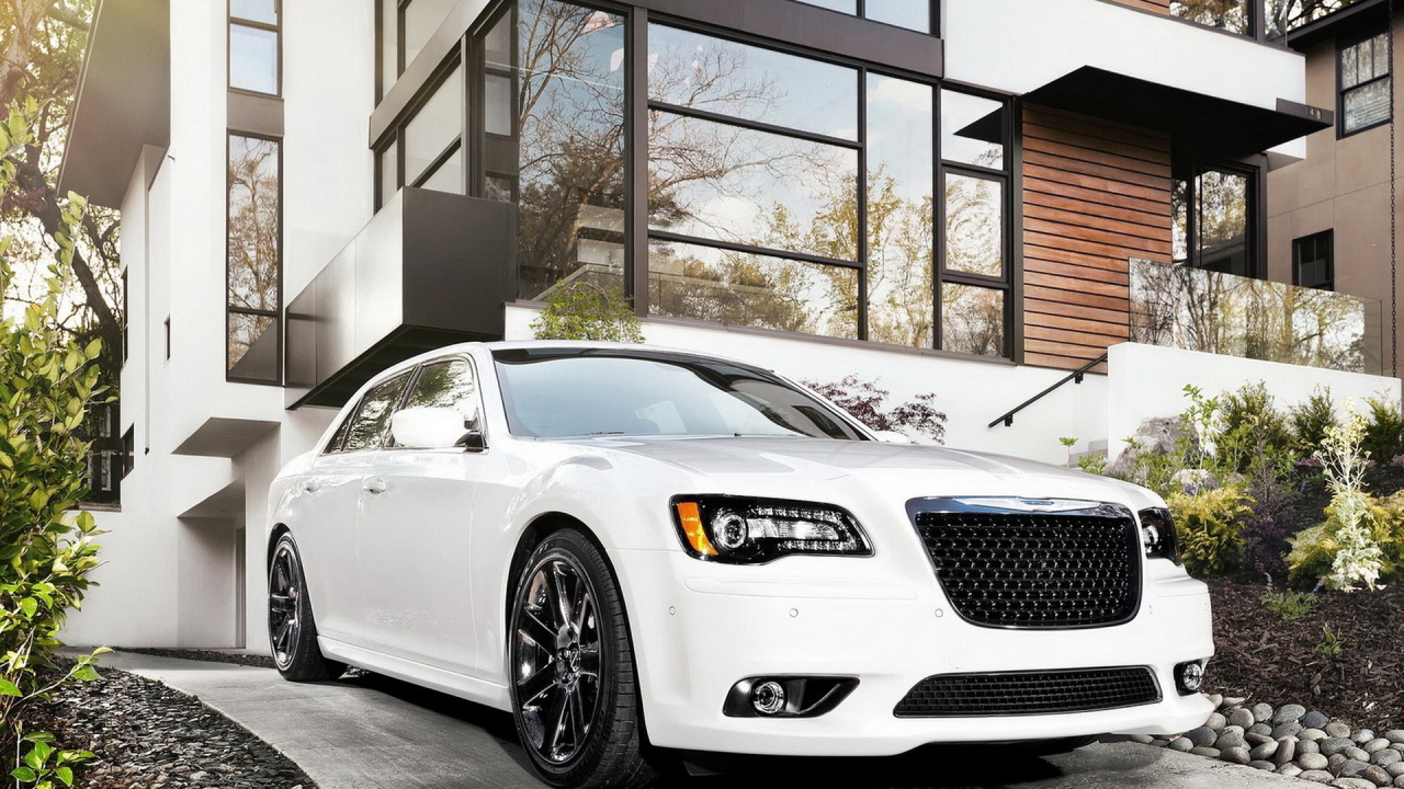 Chrysler-300 SRT8