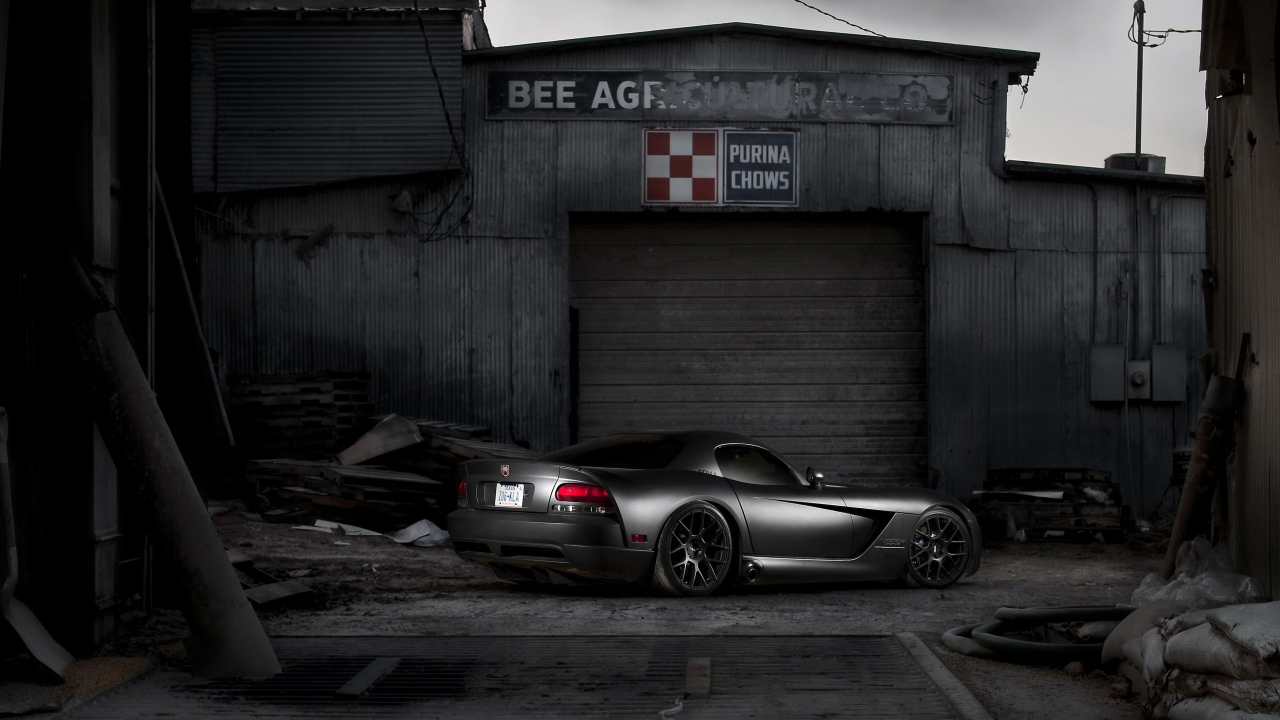 black Dodge Viper
