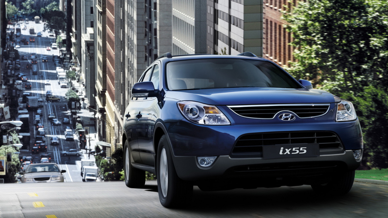 Hyundai IX55 in city