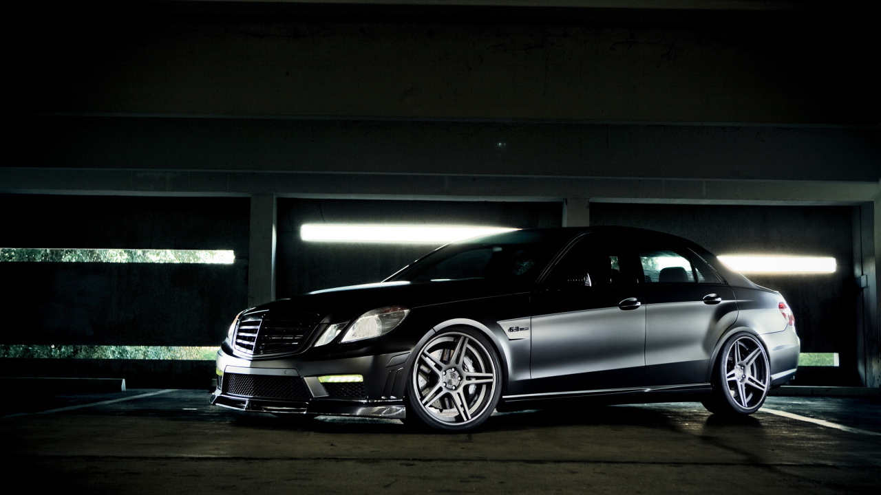 Mercedes-Benz-E63 AMG