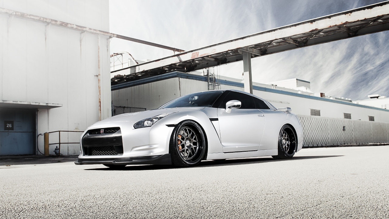 new Nissan GT-R