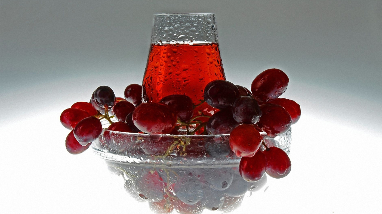 Красный виноград