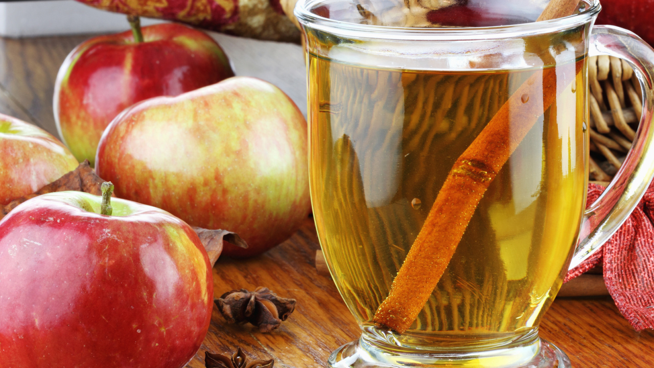 Яблочный сок с корицей