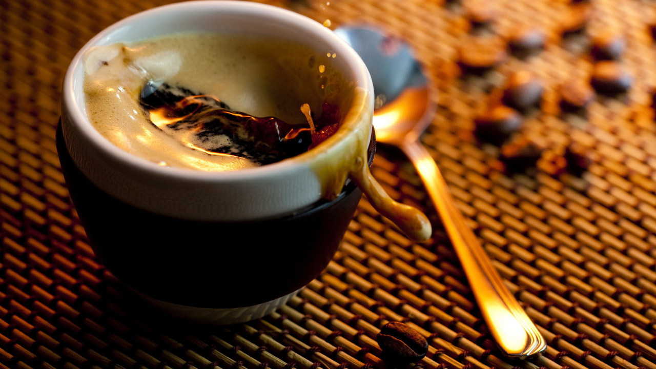 Чашка горячего кофе