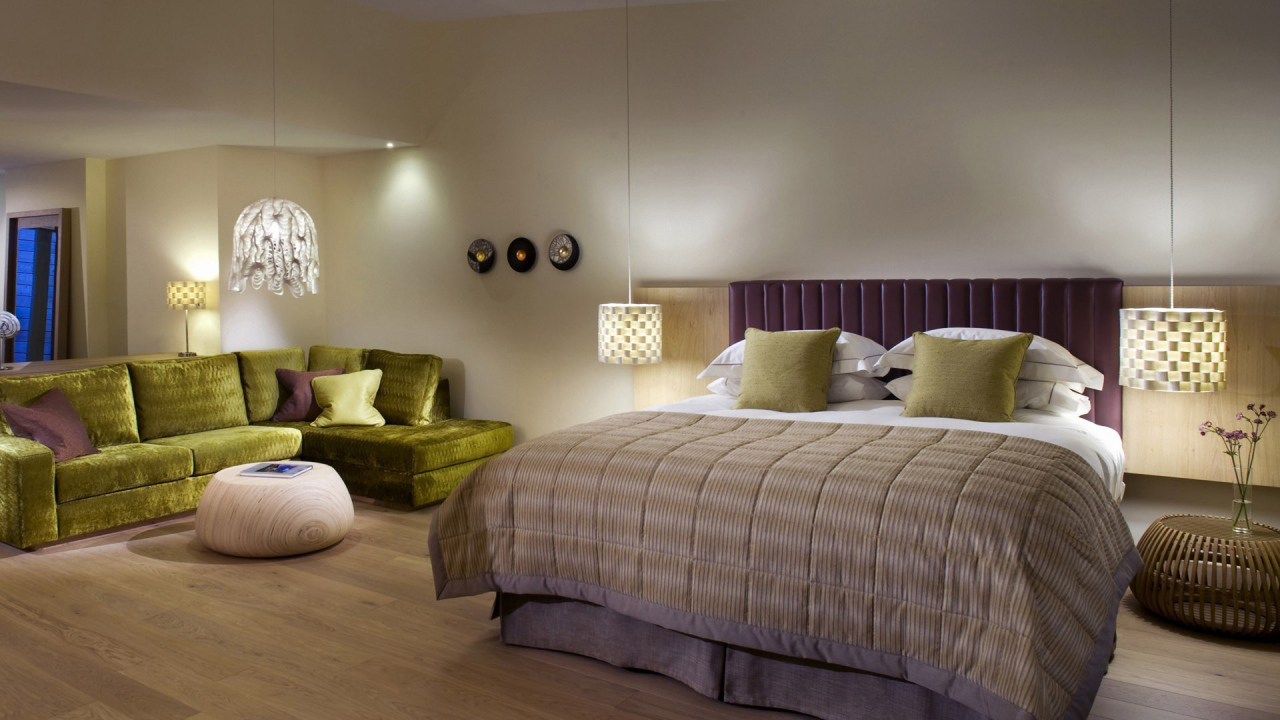 Просторная спальня