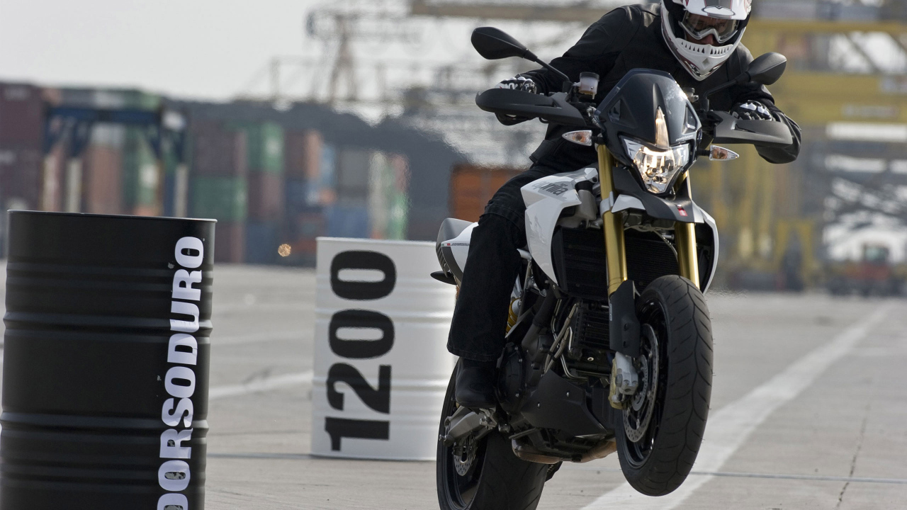 Aprilia Dorsoduro 1200