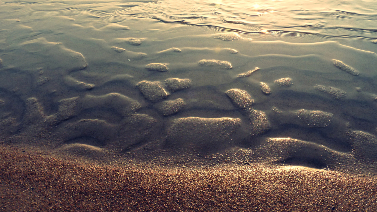 Пляж отеля фото