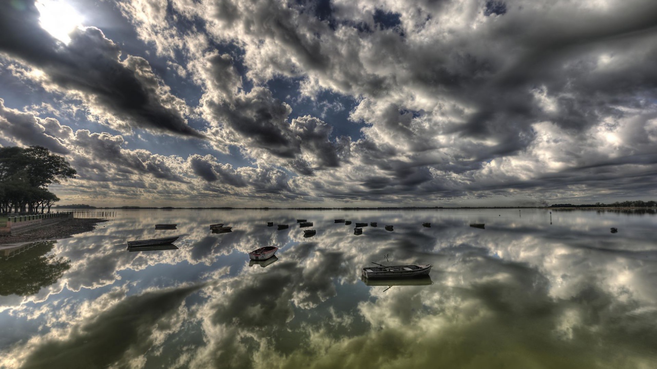 Отражение облаков