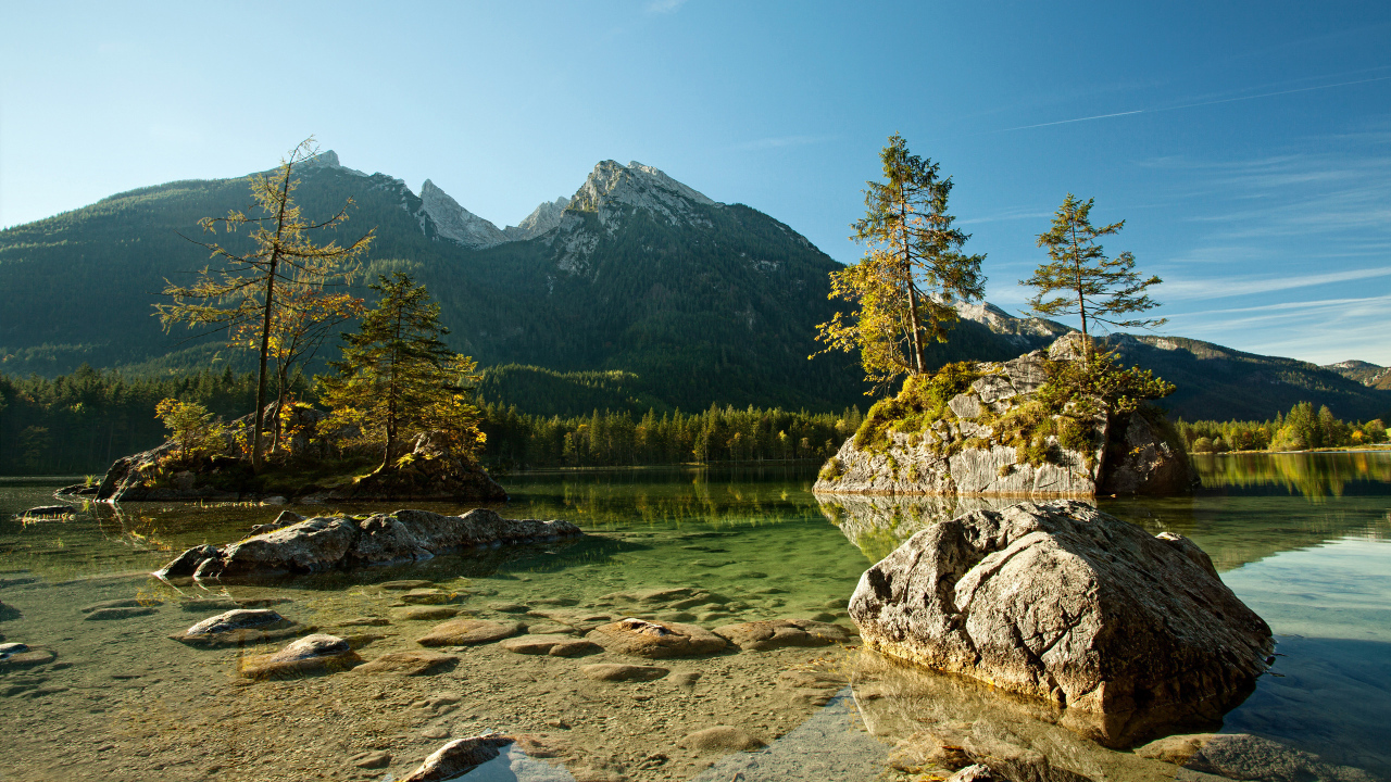 Озеро и горы