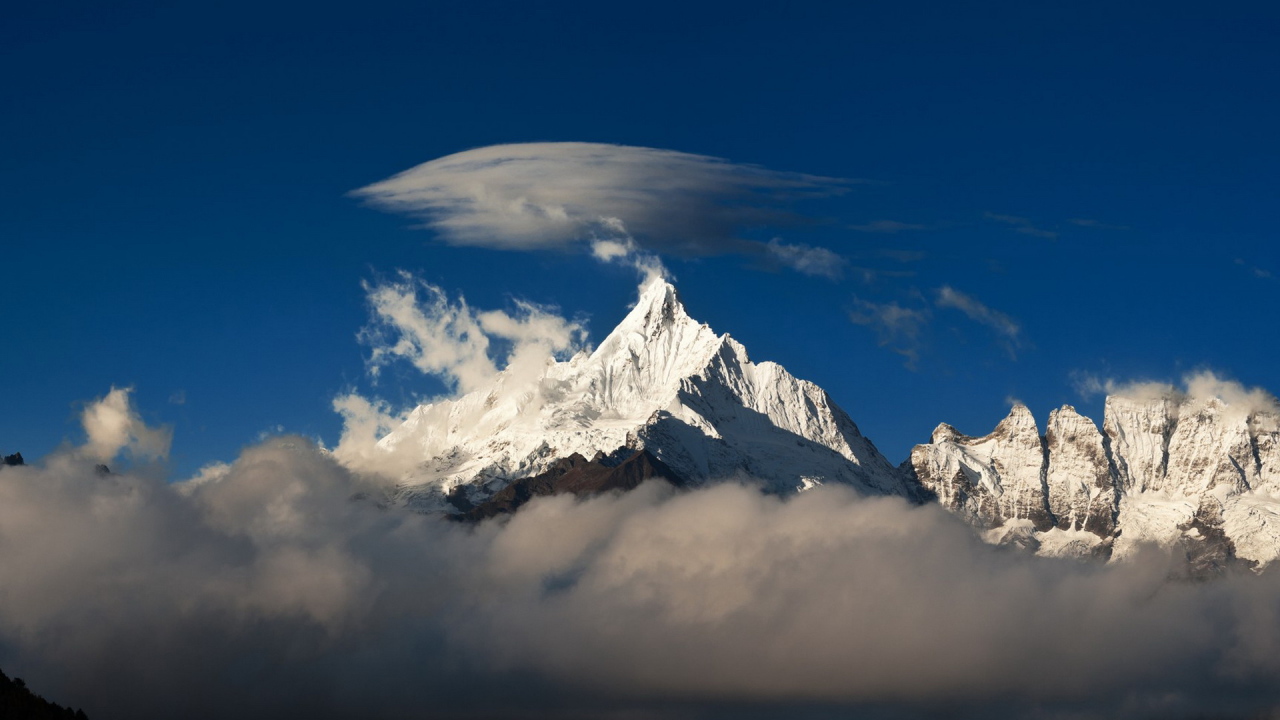 Горы над облаками