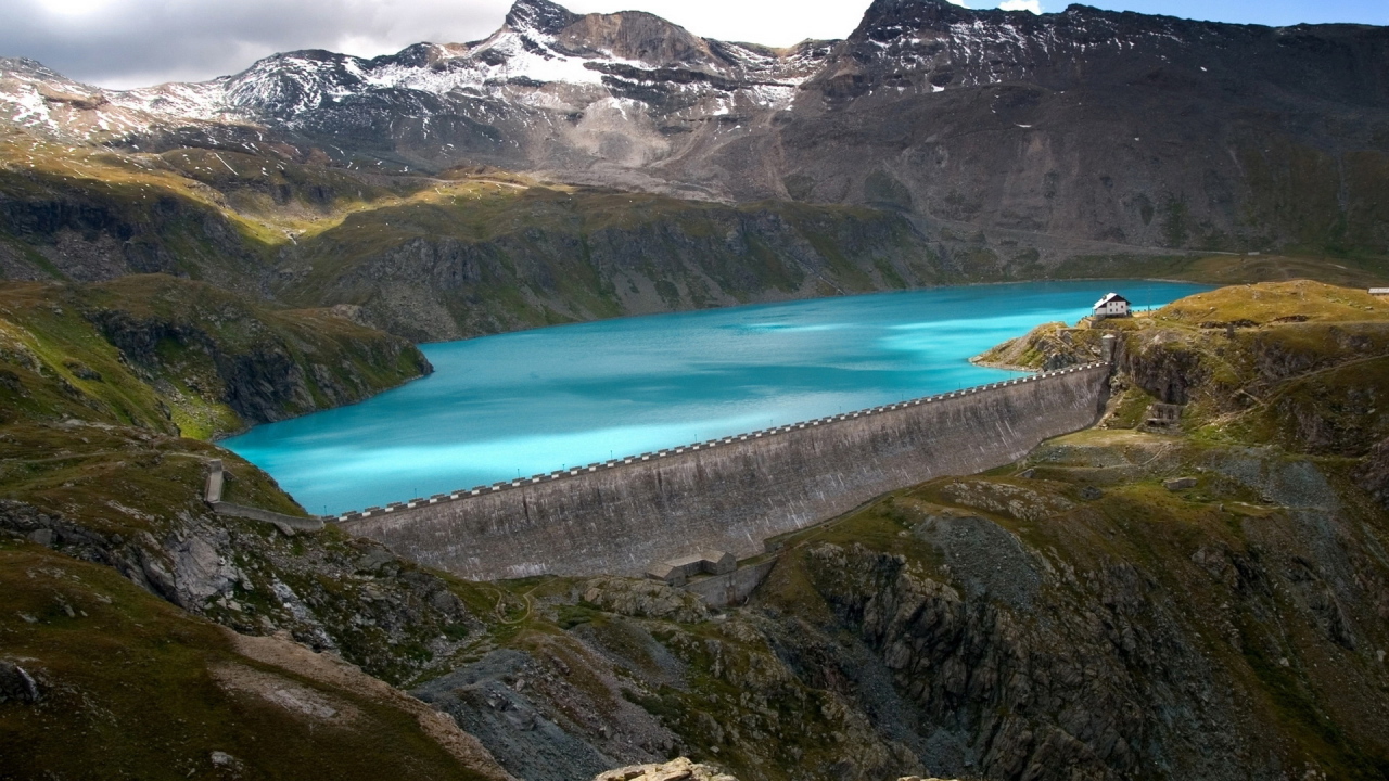 Водохранилище в горах