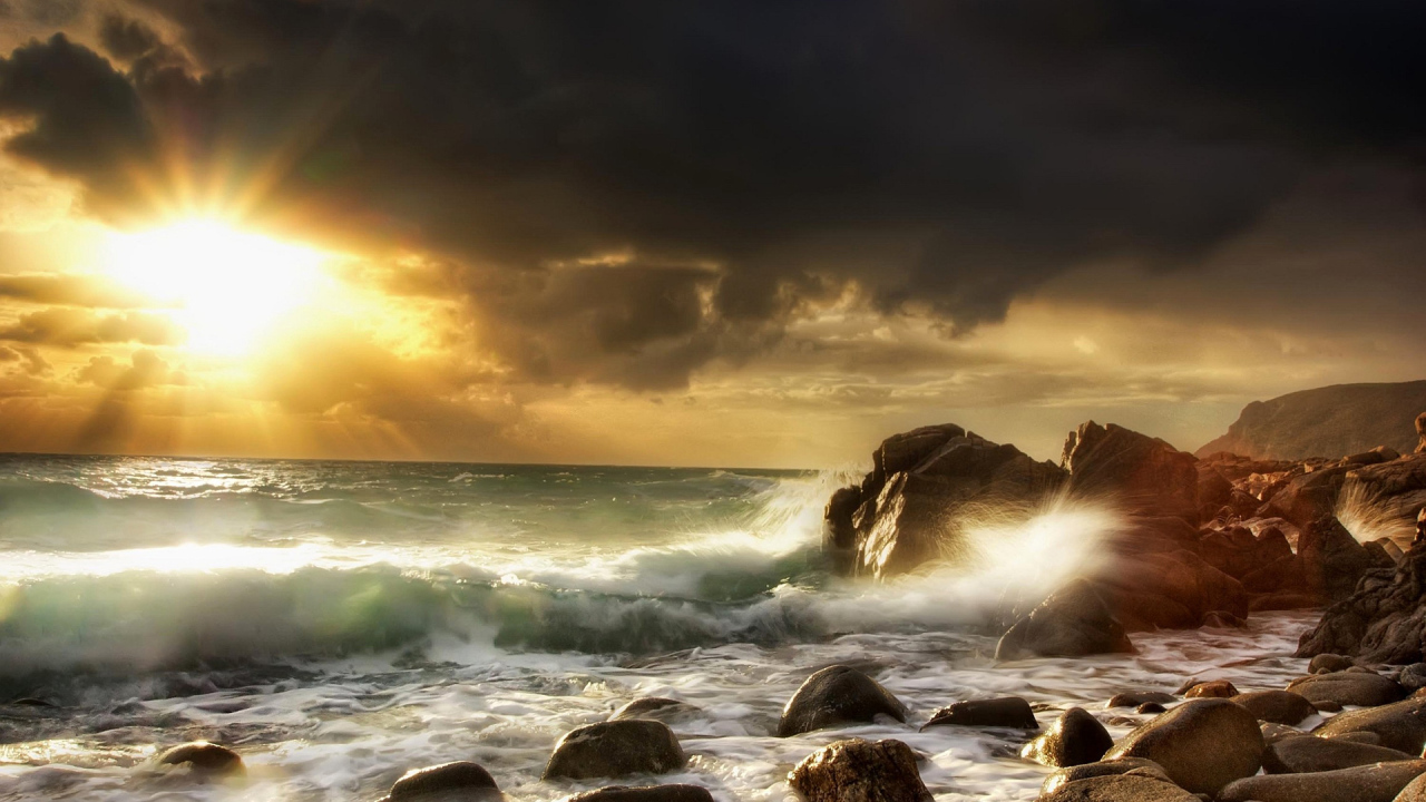 Неспокойное море