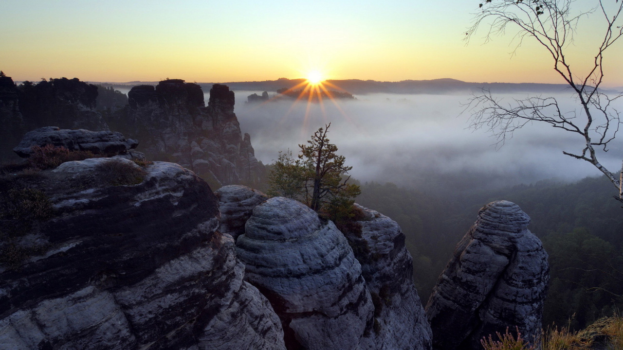Горы и туман