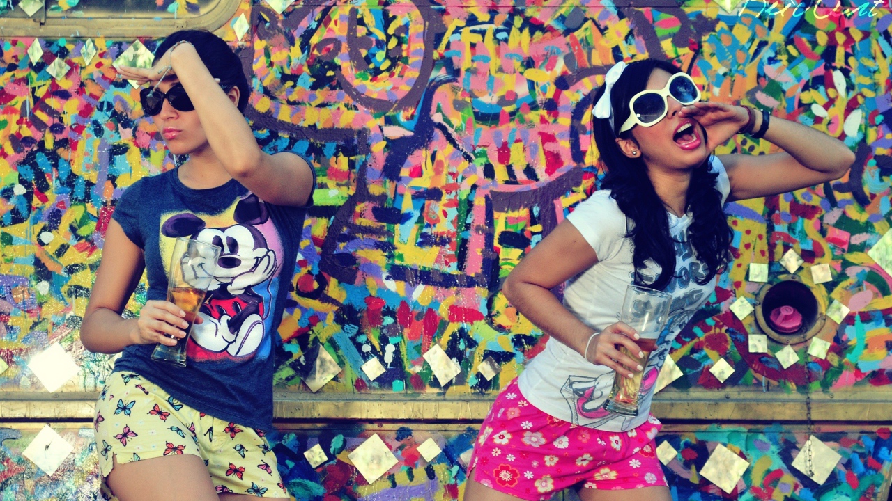 Девушки и графити