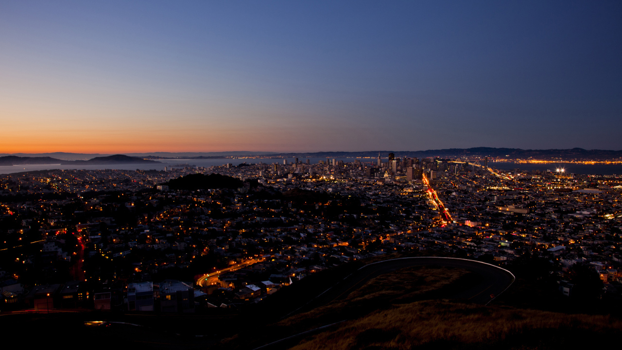 Вечерний город