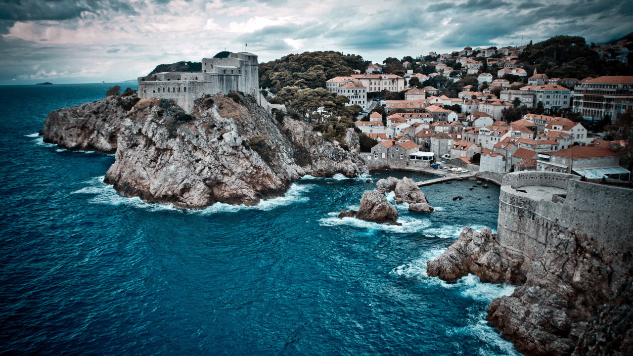 Город у моря