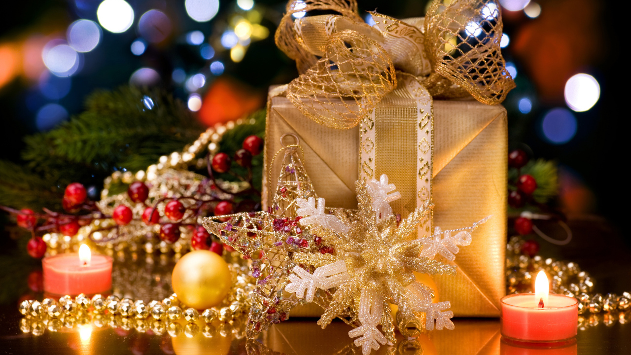 Подарок и свечи