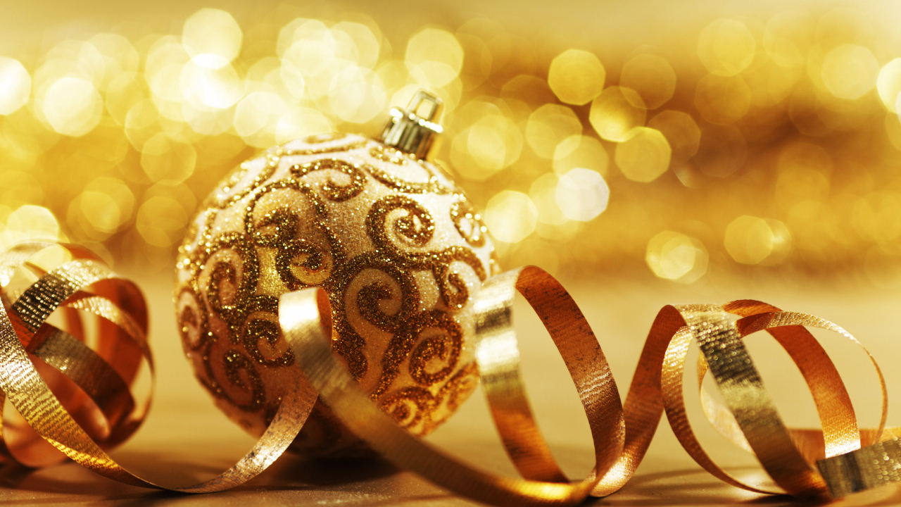 Золотой новогодний шарик