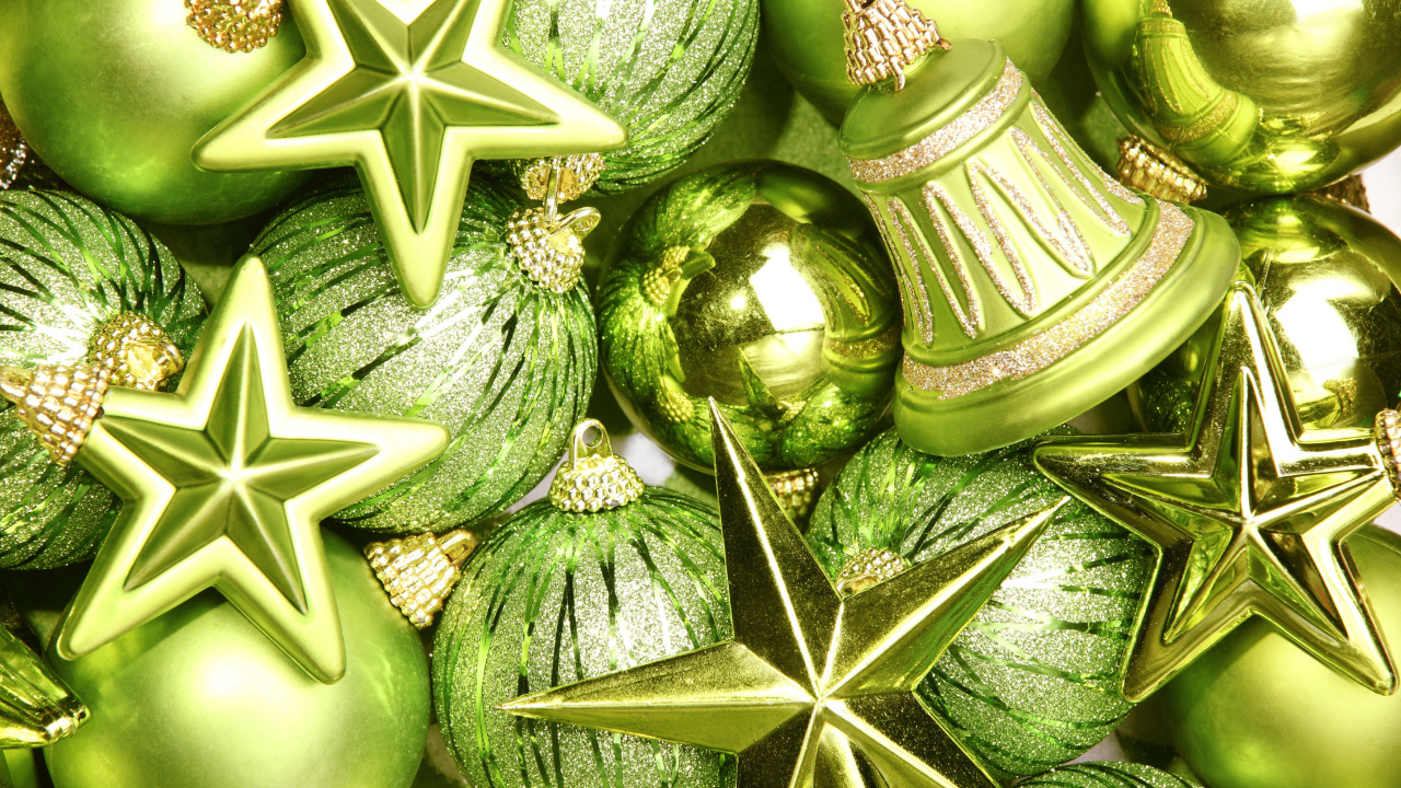 Зеленые шары и звезды