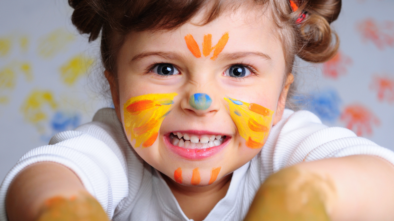 Разрисованный ребенок