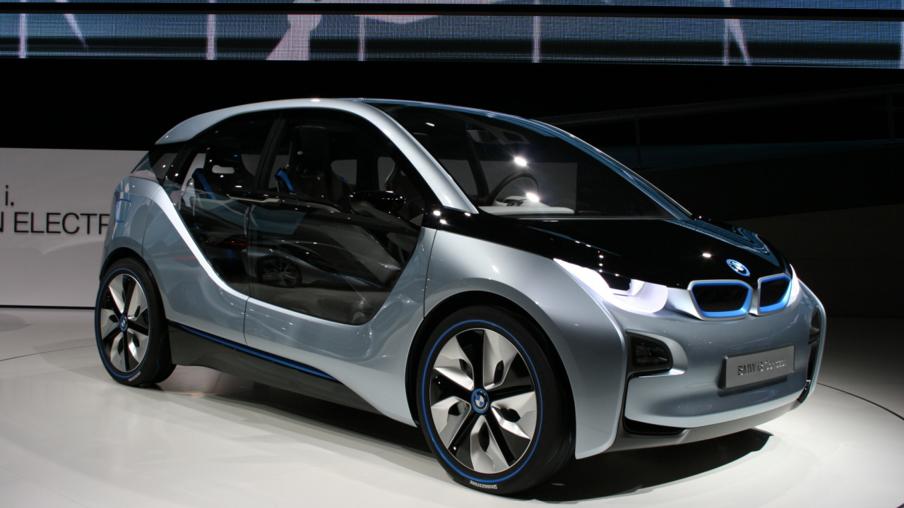 BMW i3 в автосалоне