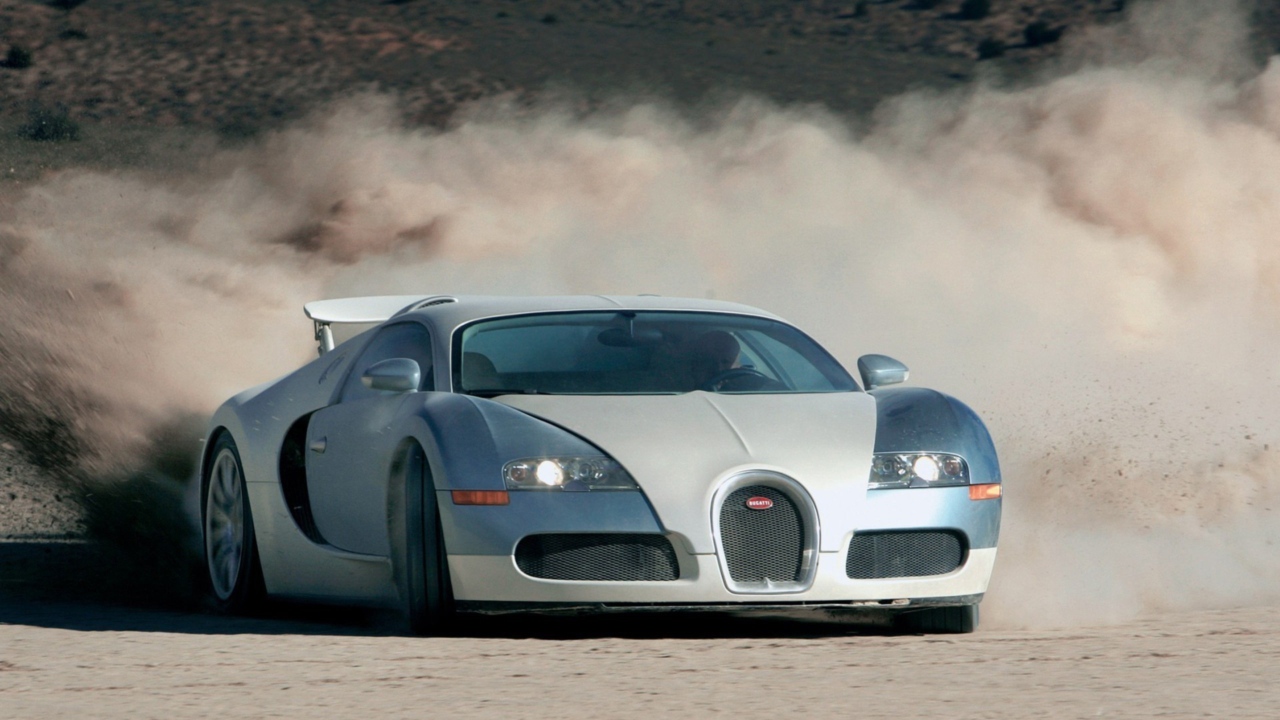 Бугатти на пыльной дороге
