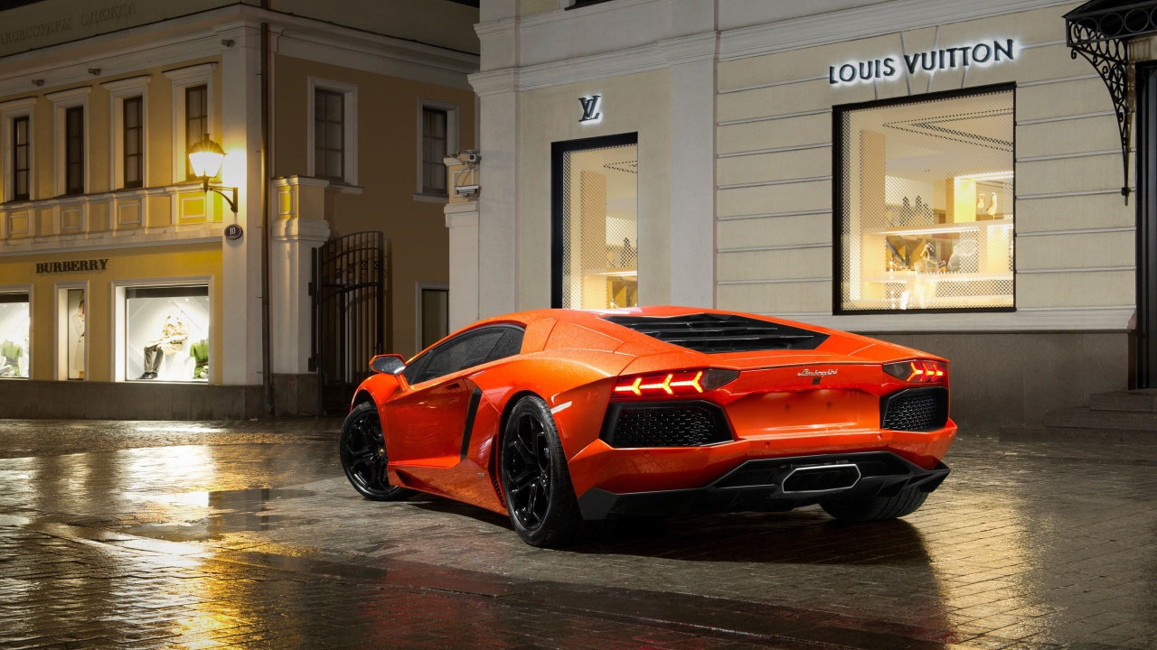 Lamborghini Aventador у бутика