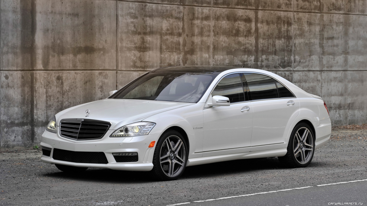 Белый Mercedes-Benz S65 AMG