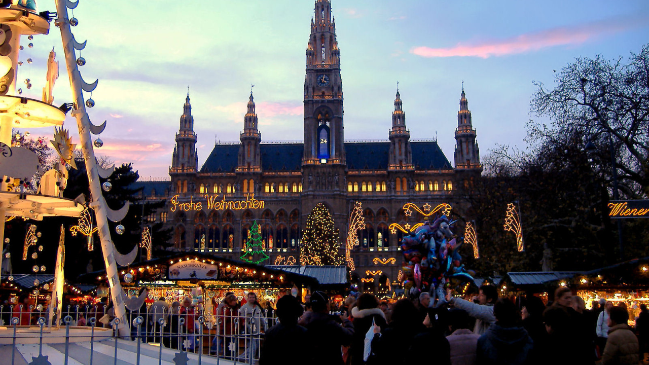 Вечерний город на рождество