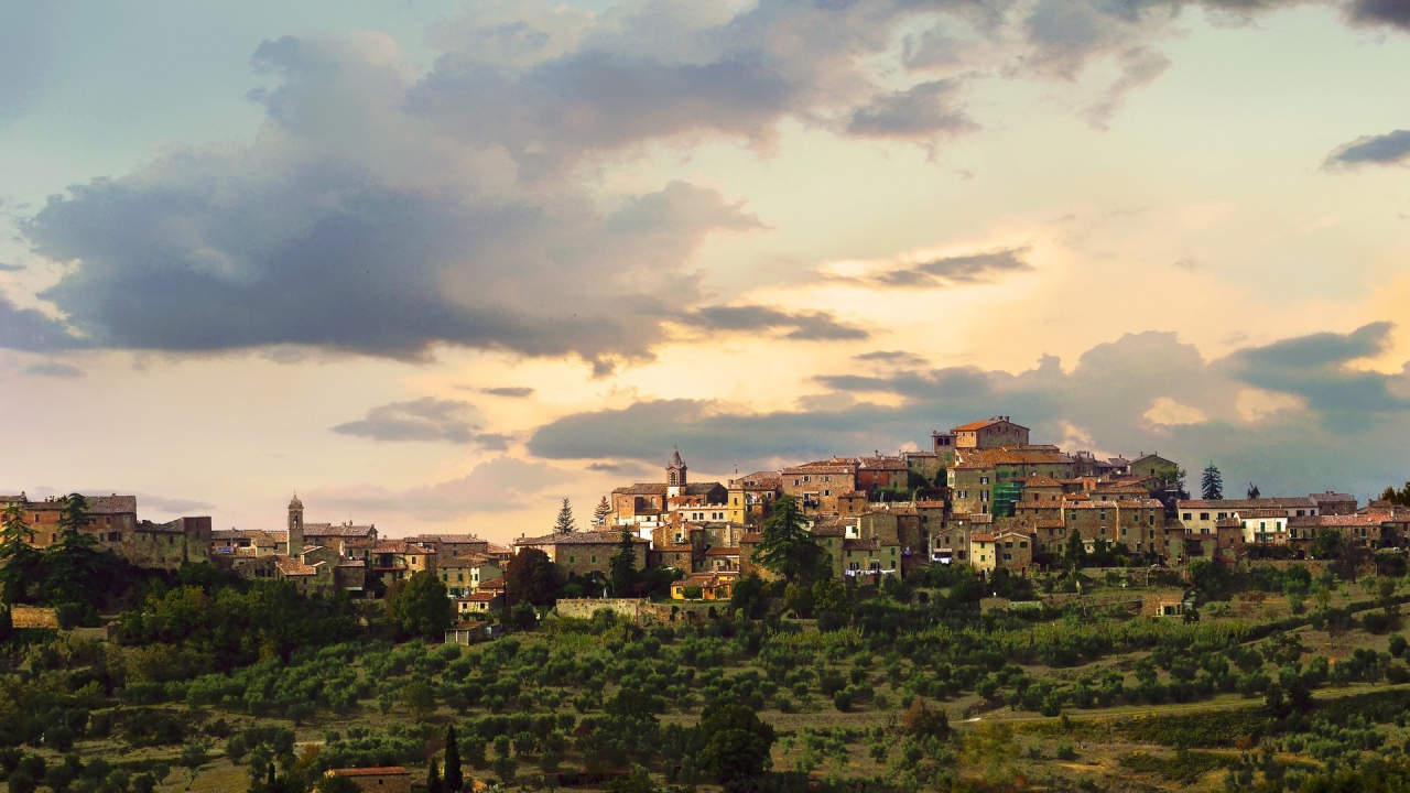 Старый город на холме