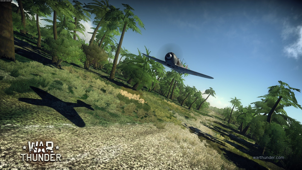 War Thunder самолет Пролетая над джунглями