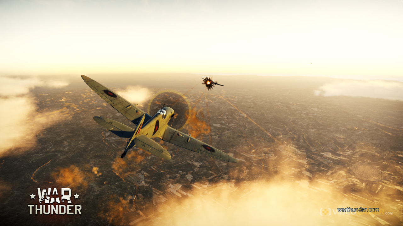 War Thunder военный самолет попал в цель