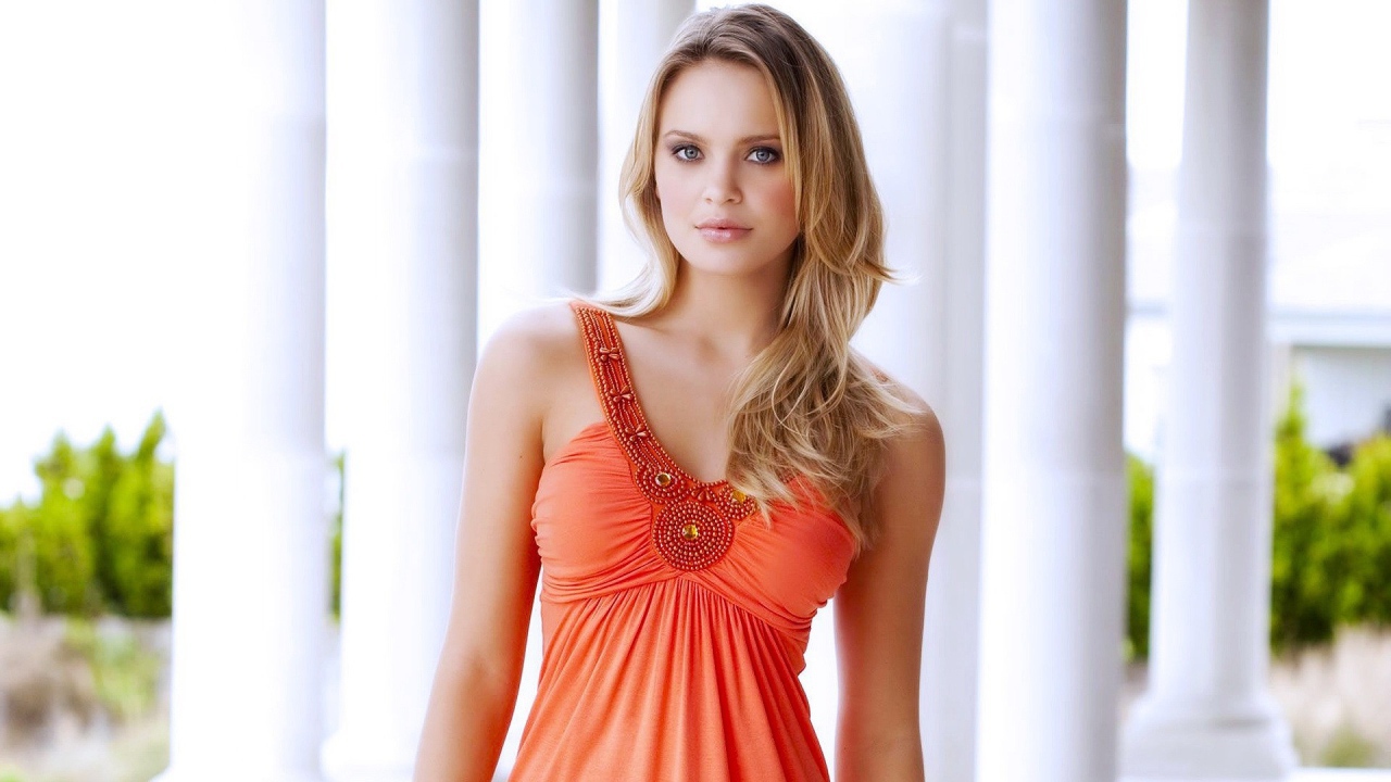 Модель Елисандра Томашески