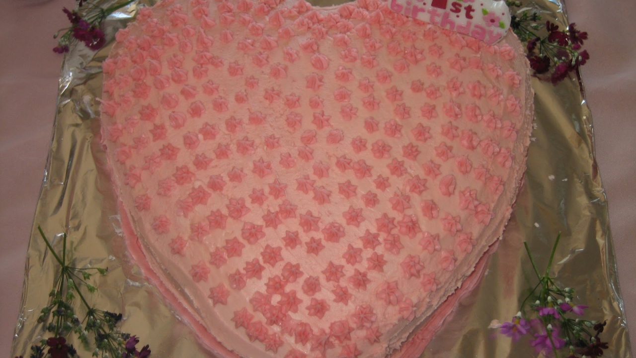 Торт в форме сердца