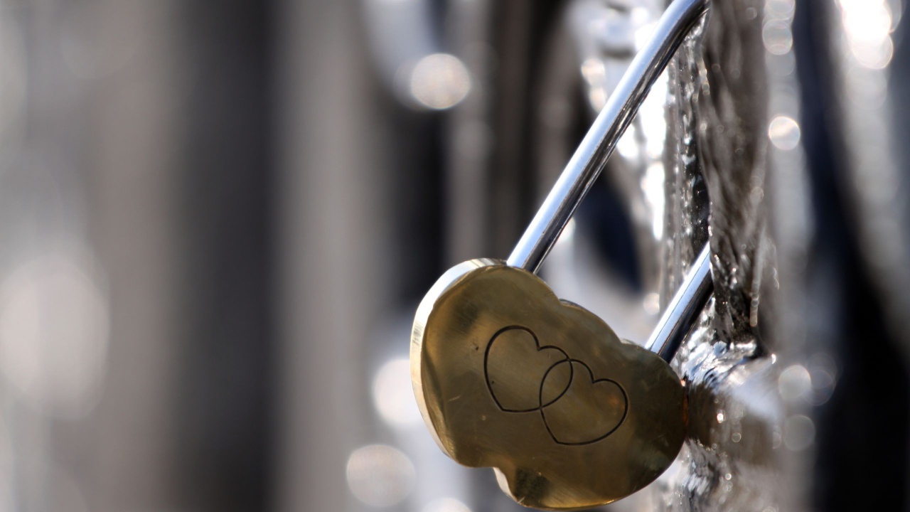 Сердечки на замке