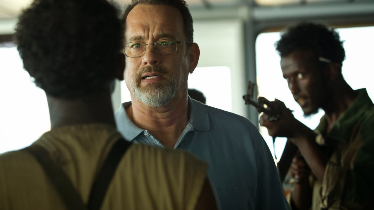 Капитан Филлипс главны герой говорит с пиратами